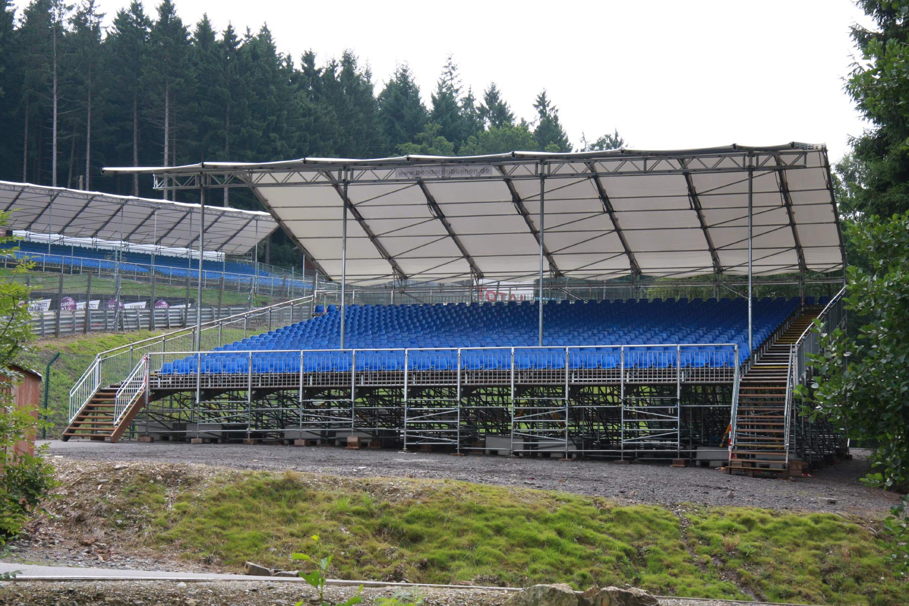 Bender Tribünen, Bühnen, Stadien, Podeste und Zubehör zum Mieten oder Kaufen287